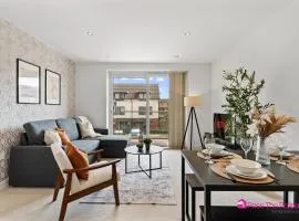 Scandi Abode in Central Reading with Balcony