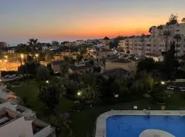 Beautiful 2 beds-near coast with pool & balcony