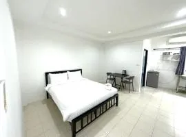 Patong Canal Villa 106