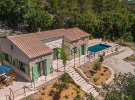 Charming house near Uzès, Hotel in Belvézet