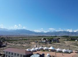 Guest house and Yurt camp "Ailuu", acomoda&ccedil;&atilde;o em Tong