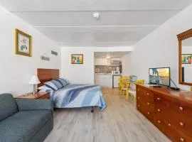 313 E Glenwood Ave, Unit 205