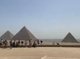 Snug Pyramids Lodge