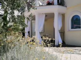 Villa Mandolina Apartments