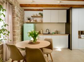 Apartment Vert San Zuian, hotel in Bale