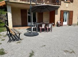 Bas de chalet plein pied, готель у місті Villars-Colmars