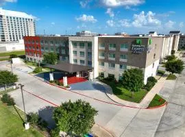 Holiday Inn Express & Suites Dallas NW - Farmers Branch by IHG