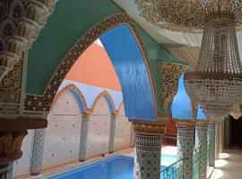 Villa avec piscine, hotel v mestu Oujda