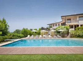 Villa Viu with Pool and Lake View
