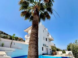 2 bedroom self-contained apartment and swimming pool at Palm Tree Villa, hotel v destinaci Anavissos