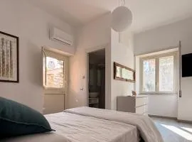 B&B Edda Maison Centralissimo sul Lungomare con Posto Auto e Giardino Privato