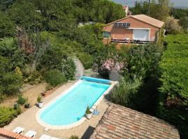 La Roseraie gîte 3 épis avec piscine, hotel in Ruoms
