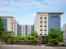 Staybridge Suites Hamilton - Downtown by IHG, hotel din apropiere de Aeroportul Internaţional John C. Munro Hamilton - YHM, Hamilton