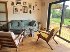 Seignosse Family House with Big Garden, hotel in Seignosse