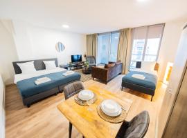 Alphabet Apartments - Prins Hendrikkade 10