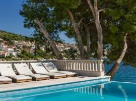 Seafront Villa - with heated swimming pool