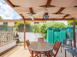 La Dimora Etrusca - Patio Privato - 600m dal Lago, hotel en Capodimonte