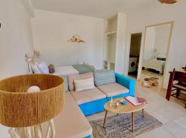 Rosalia Studio Megalochori, hotel in Megalokhori