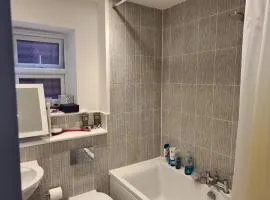 High Standard Single Room near Gatwick Airport