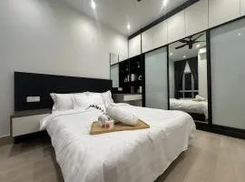 KL City 3BR 3Bath Condo , Razak city ,TV box & Pool