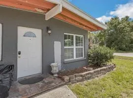 Amazing 'Hot Tub' Home Minutes To Hospitals & Beaches