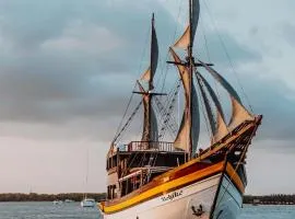 Open Trip Behike Luxury Phinisi - 3D2N Komodo National Park