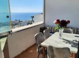 Bel appart lumineux avec vue imprenable sur la mer et la montagne