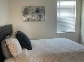 Hi-Tech Haven by Hospital & Lake, hotel en Granbury