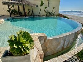 Mar y Sol 15th Floor 3BR 2 BA Condo with pool, hotel u gradu 'Rosarito'