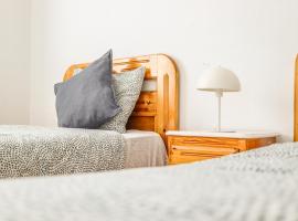 Ifni Surf Hostal, guest house in Sidi Ifni