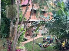 David Crater Homestay