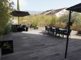 Luxueux appartement 3 chambres, ξενοδοχείο στη Γενεύη