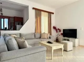 Vila 44