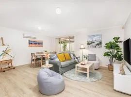 StayAU Cozy 3BR Suburban Retreat in Ingleburn