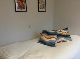 Home in Eyrarbakki, hotel i Eyrarbakki