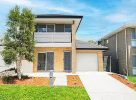 Sydney Cobbitty 4bed house,close Oran Park