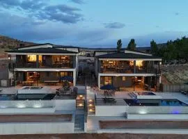 New Desert Vista Retreat 12 Bedroom all Suites