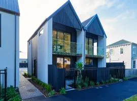 Ocean Whisper Retreat - Kaikoura Holiday Home