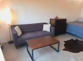 Zen Studio Full Kitchen & Outdoor Chill Space