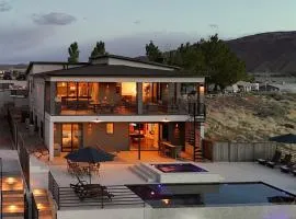 New Exclusive Retreats Desert Vista Heated Pool