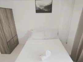Cozy Room with Balcony in Iloilo City Condo