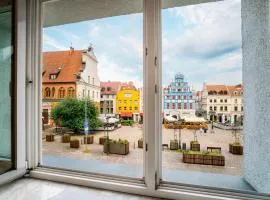 SIENNY MARKET 2-Bedroom Apartment Old Town Parking by Stayly