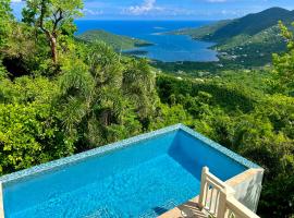 Tropical Pool Villa with Big Views and Lush Gardens, Hotel in Coral Bay