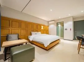 Yeongdeungpo Lifestyle F Hotel