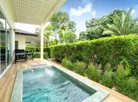 Oxavia Garden Bungalow with Jaccuzzi near NaiHarn Beach