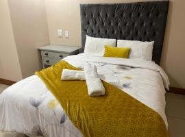 Private Room with patio 2, hotel in Mokopane