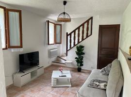 Maison à 20minutes de Nice, Hotel in Tourrette-Levens