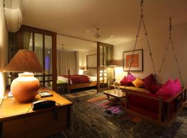 The Sky Imperial Aarivaa Luxury HomeStay, hotell i nærheten av Saurashtra Cricket Association Stadium i Rajkot