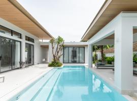 Mouana Breeze Mai Khao 4-bedroom Pool Villa 9919, hotel in Mai Khao Beach