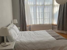 Historic House in Sandyford Village, hotell sihtkohas Dublin